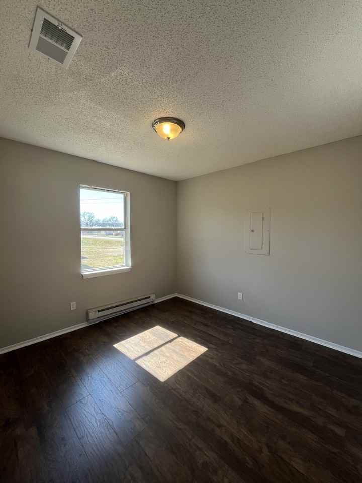 485 S Jefferson St #1 - Photo 6 of 9
