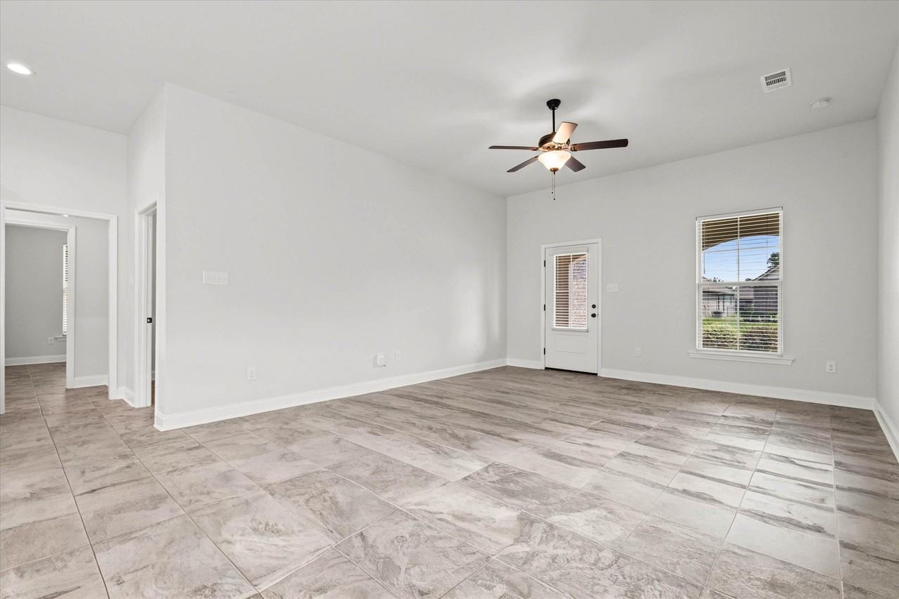 1372 Surrey Loop #1 - Photo 3 of 23