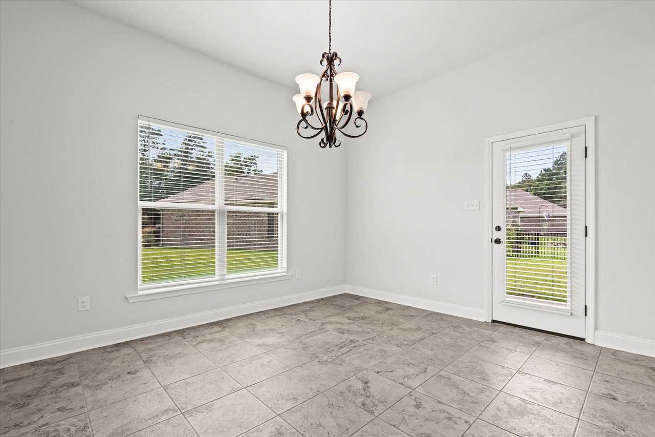 1372 Surrey Loop #1 - Photo 5 of 23