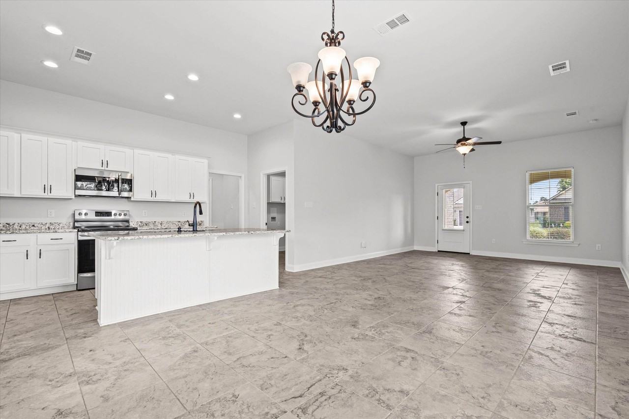 1372 Surrey Loop #1 - Photo 6 of 23
