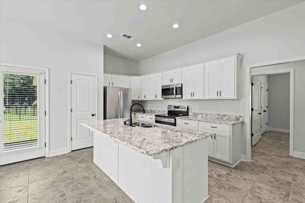 1372 Surrey Loop #1 - Photo 7 of 23