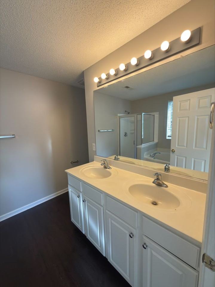 4293 Kelso Dr - Photo 4 of 17