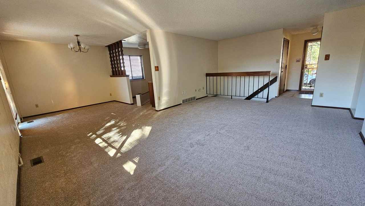 13884 W 68th Dr - Photo 2 of 19