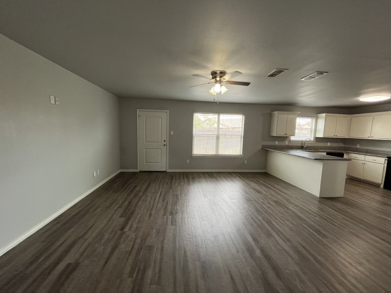 3426 Itasca St #1 - Photo 5 of 18