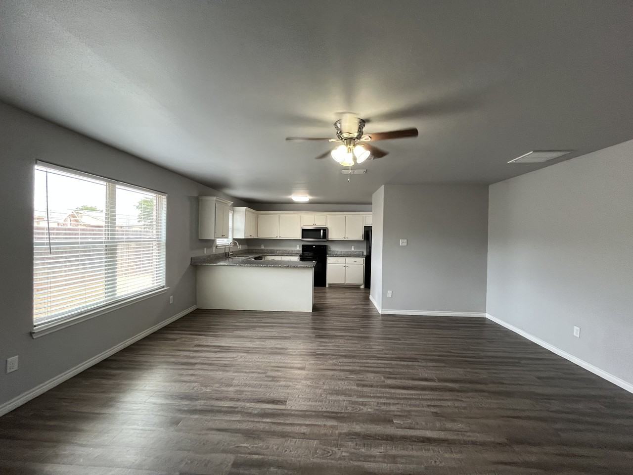 3426 Itasca St #1 - Photo 6 of 18