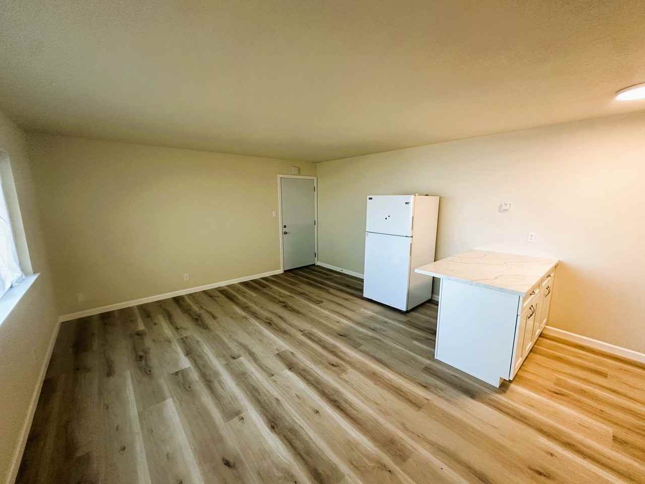 510 Fairgrounds Dr - Photo 7 of 12