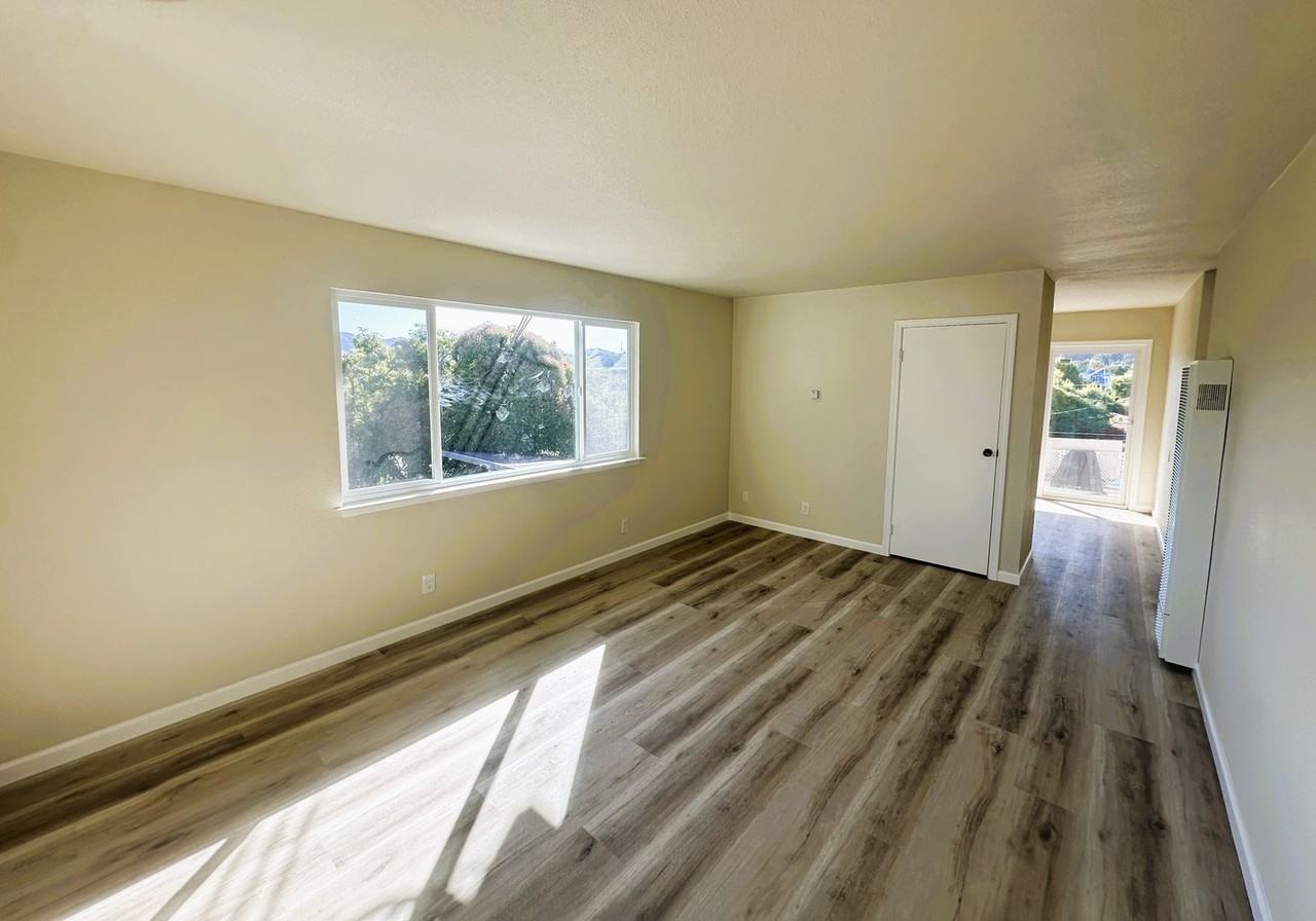 510 Fairgrounds Dr - Photo 4 of 27