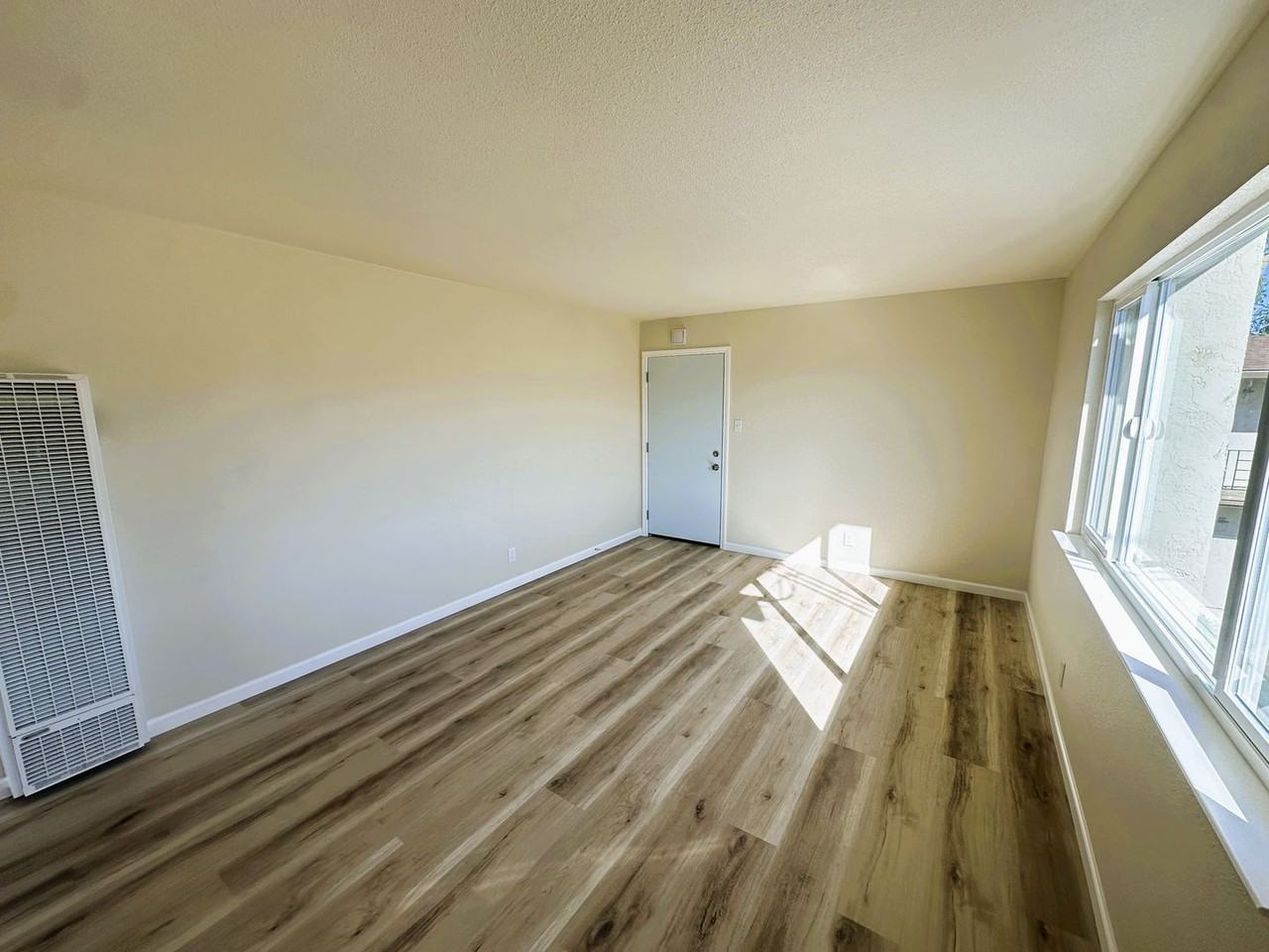 510 Fairgrounds Dr - Photo 6 of 27