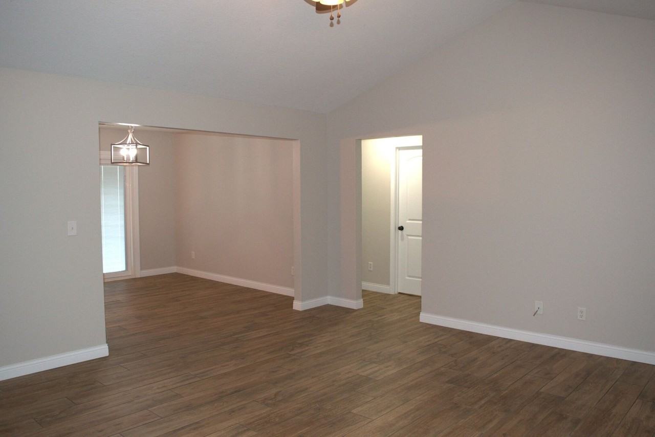607 Winterway Dr - Photo 4 of 30