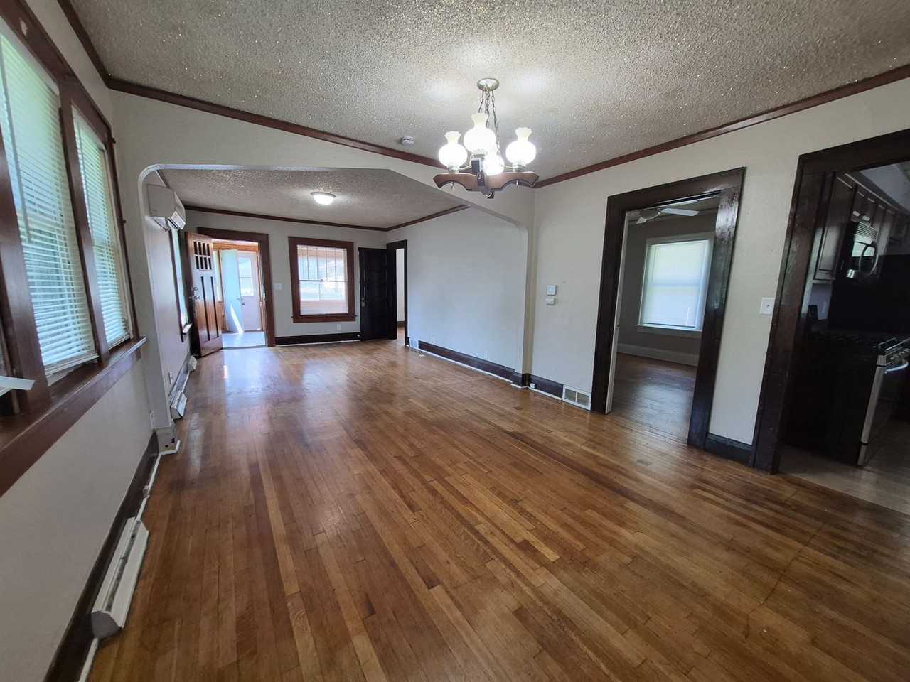 1711 Washington Ave - Photo 3 of 16