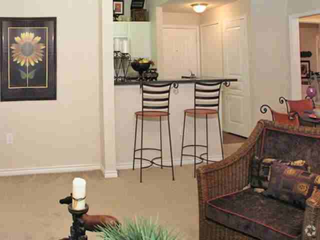 300 Labor St - Photo 5 of 30