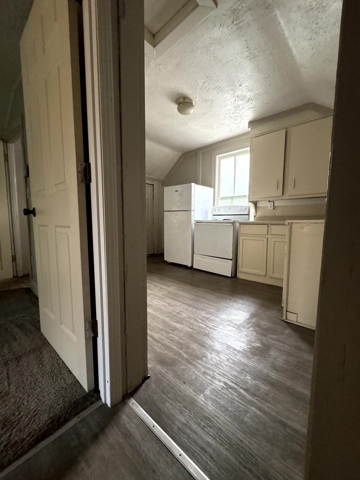 420 Middlebury St #2 - Photo 2 of 10