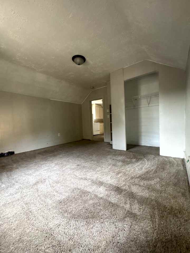 420 Middlebury St #2 - Photo 7 of 10