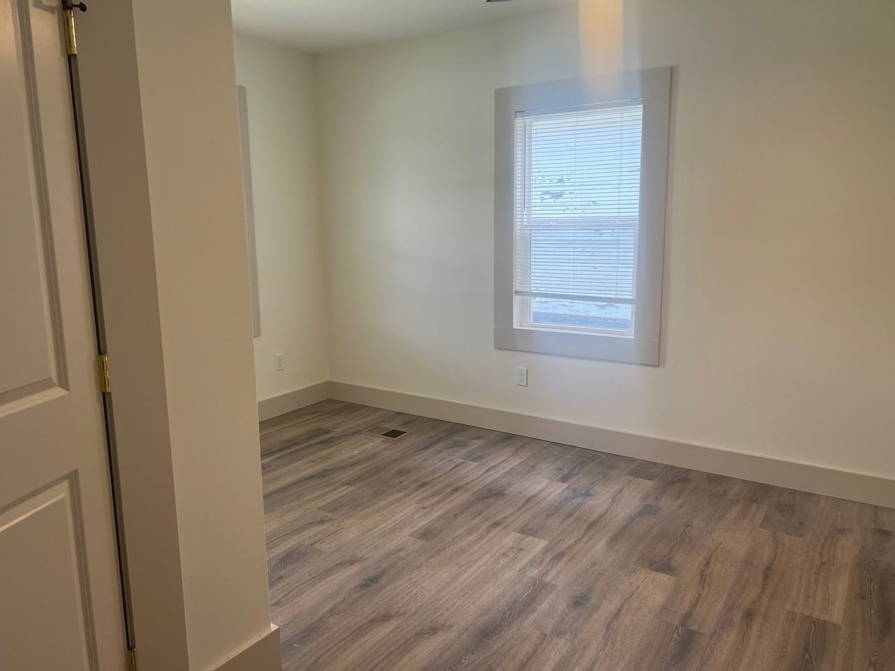 3733 Maple Ave Sw #1 - Photo 4 of 14