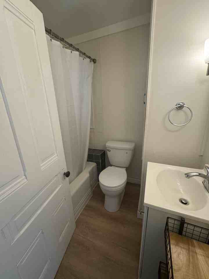 310 3rd St #1 - Photo 3 of 27