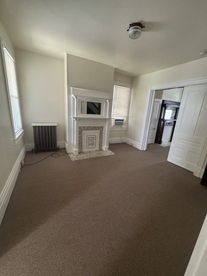310 3rd St #1 - Photo 5 of 27