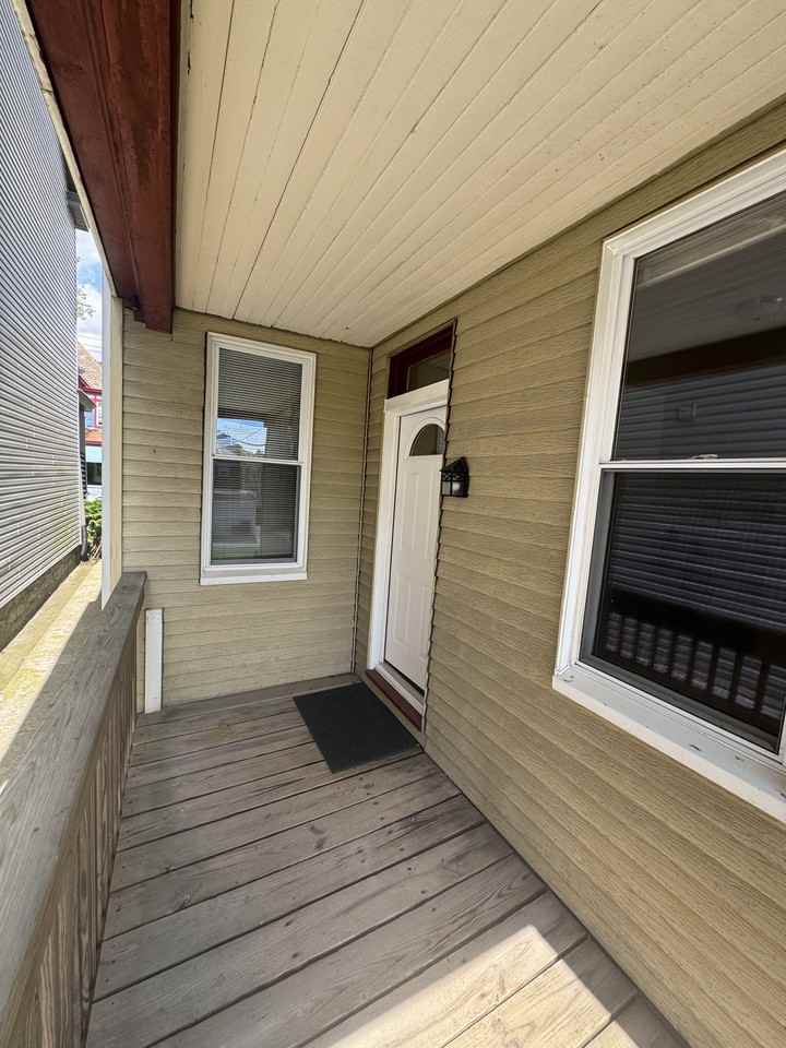 310 3rd St #1 - Photo 7 of 27