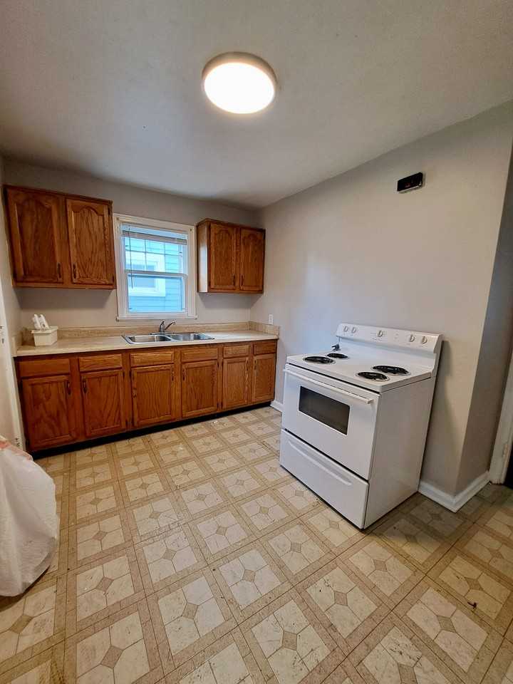 2354 Emerson Ave #1LOWER - Photo 3 of 8