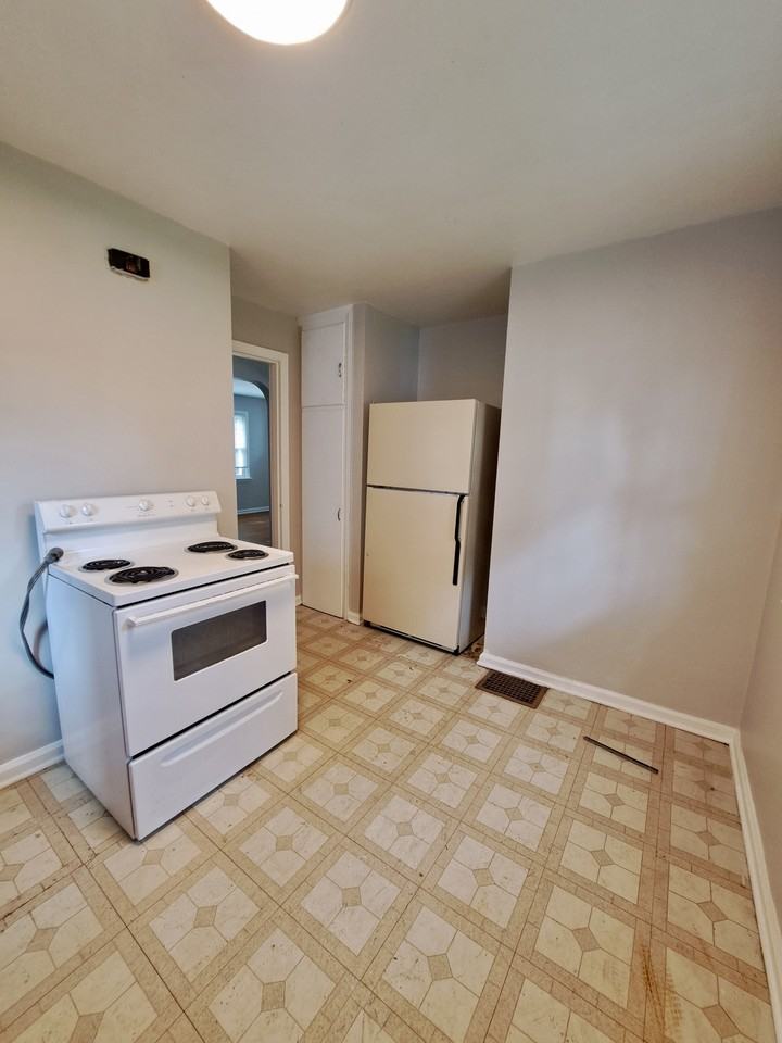 2354 Emerson Ave #1LOWER - Photo 4 of 8