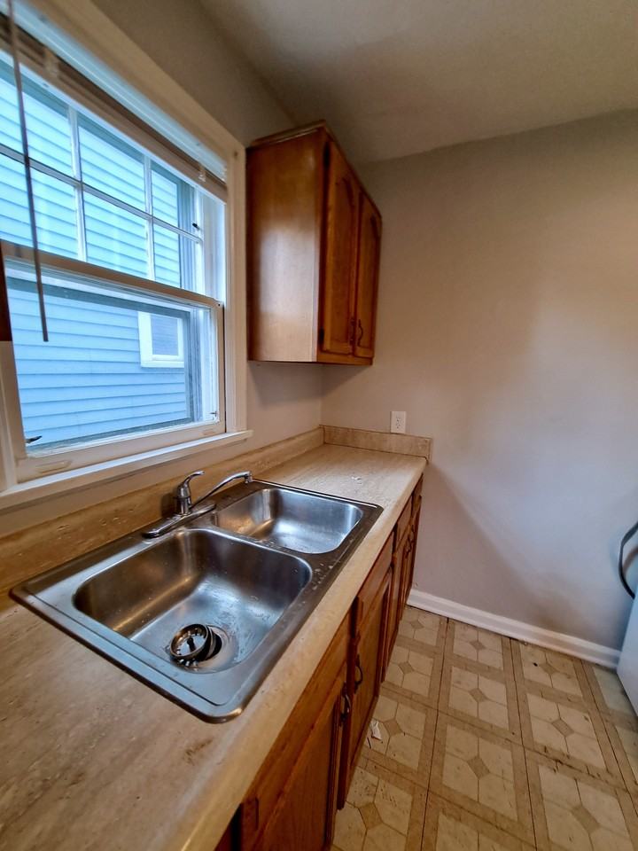 2354 Emerson Ave #1LOWER - Photo 5 of 8