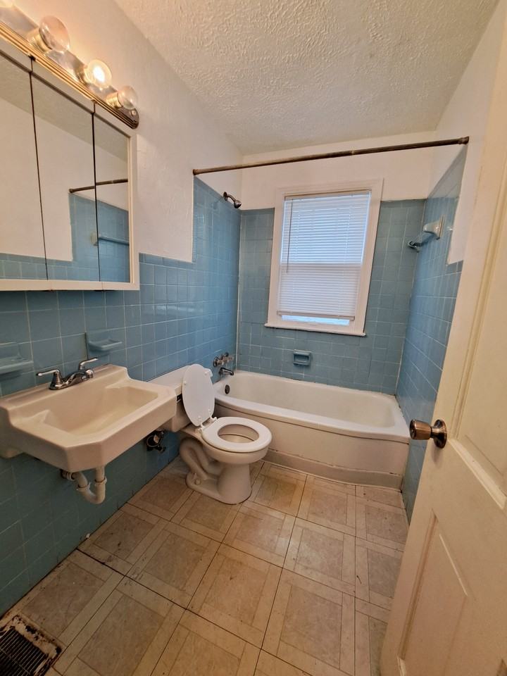 2354 Emerson Ave #1LOWER - Photo 7 of 8