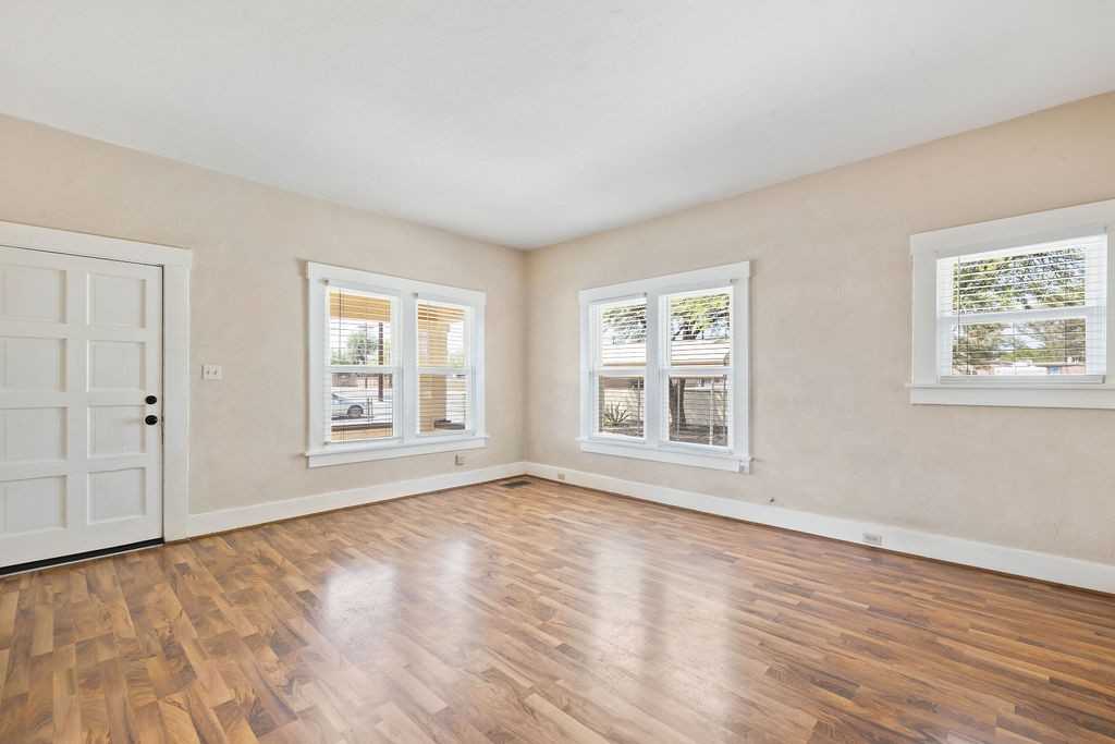 4301A E Fairmount St #1 - Photo 5 of 50