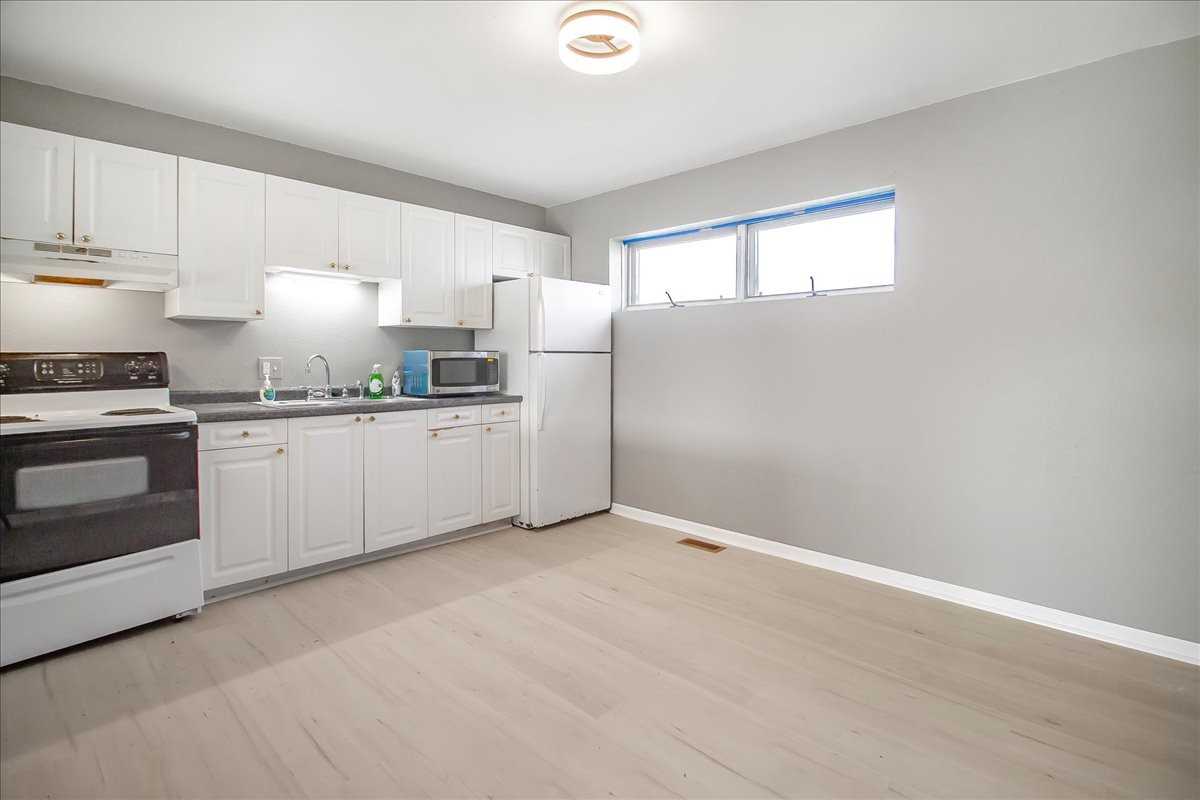 399 W Allen St #D - Photo 3 of 11