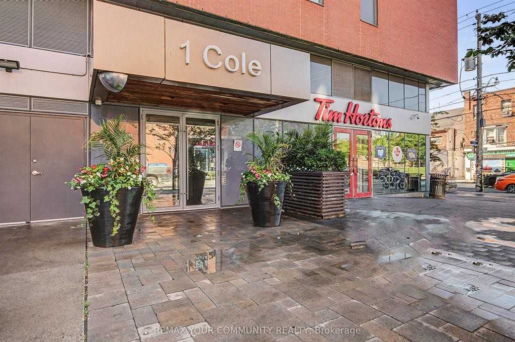 Parliament St & Dundas St E #904 - Photo 5 of 13
