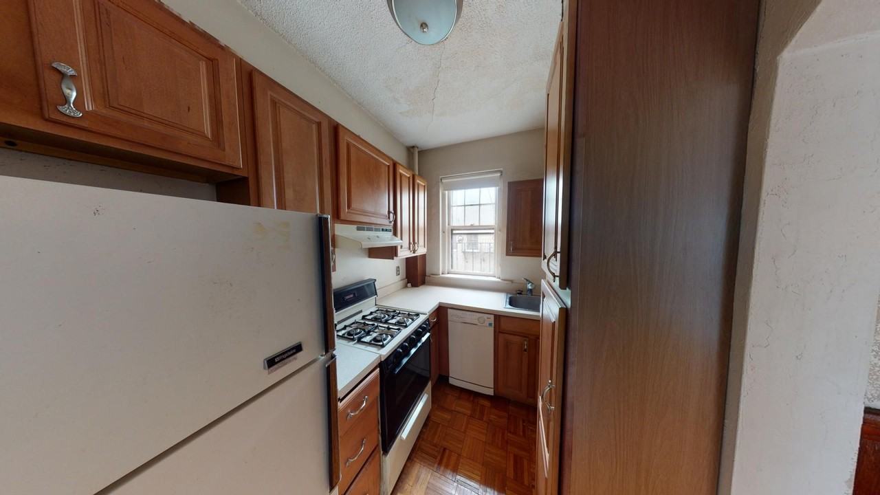 311 Allston St - Photo 3 of 10