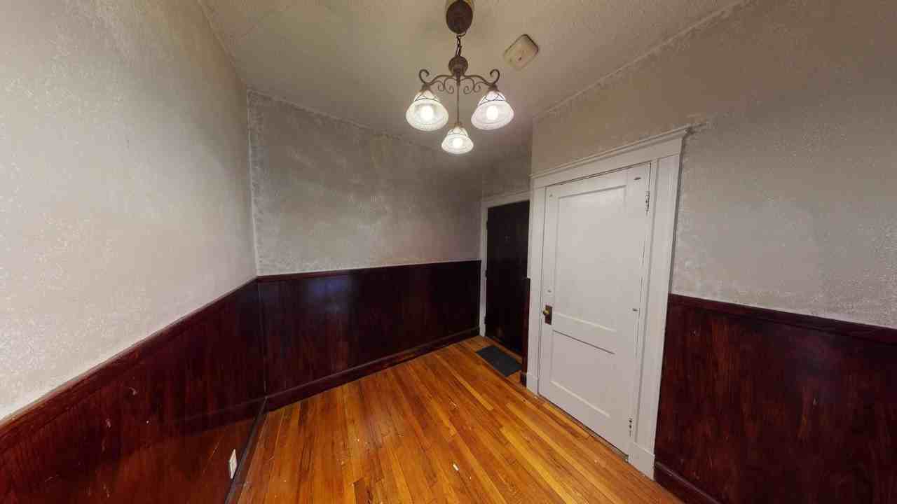 311 Allston St - Photo 4 of 10