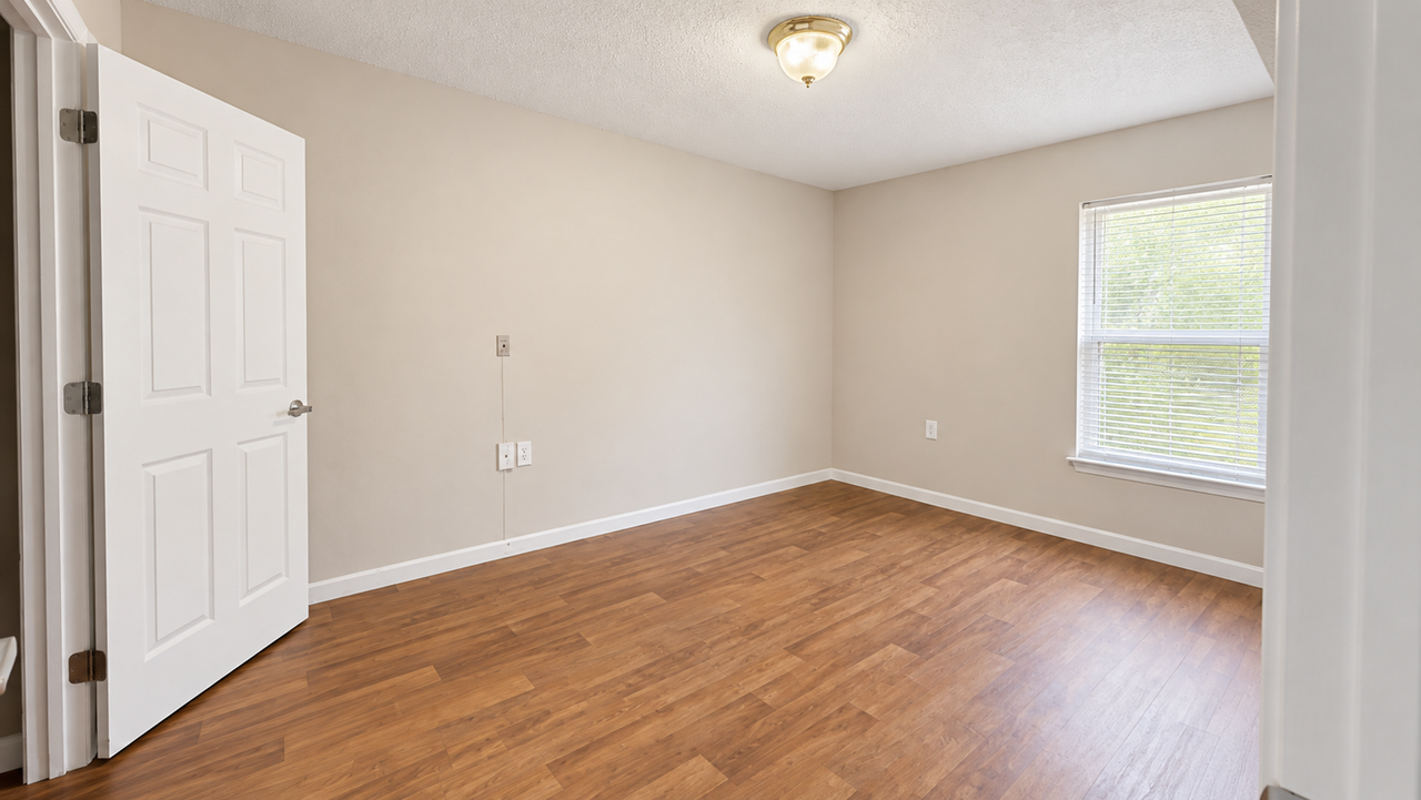 6612 Gordon Rd - Photo 6 of 17