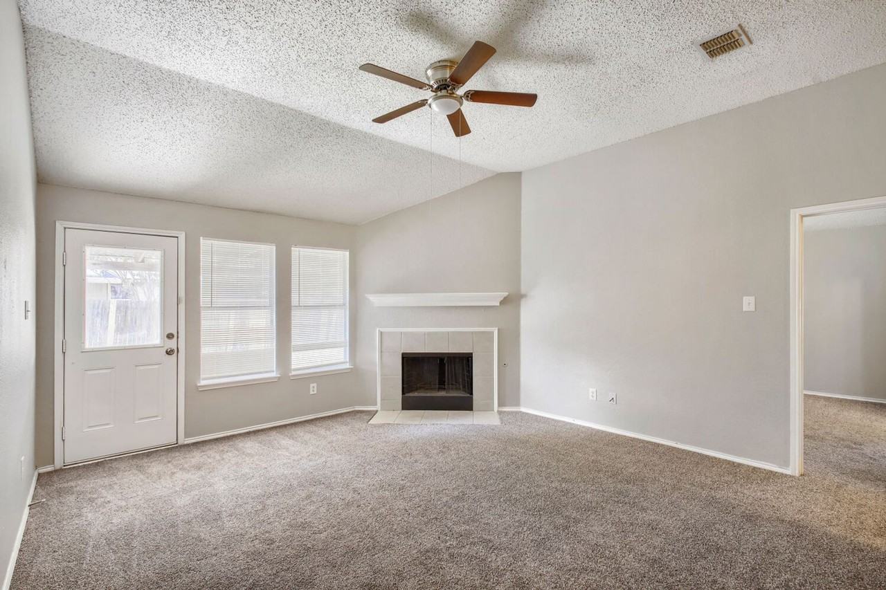 1107 Cumberland Dr - Photo 3 of 22