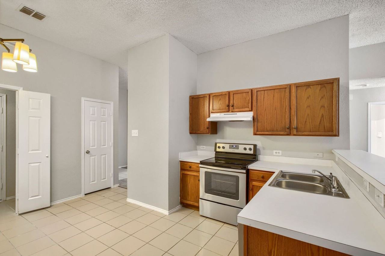1107 Cumberland Dr - Photo 5 of 22