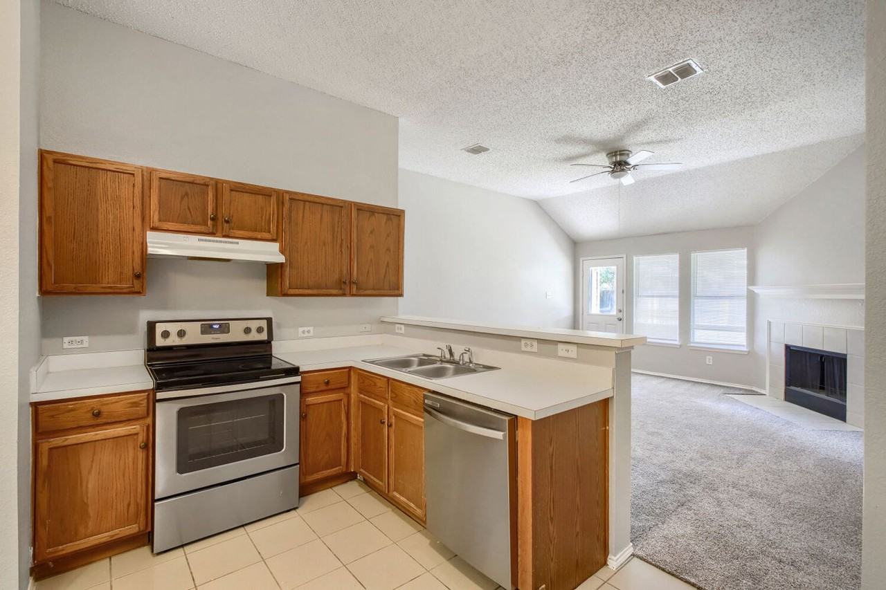 1107 Cumberland Dr - Photo 6 of 22