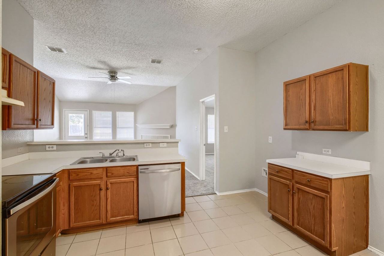 1107 Cumberland Dr - Photo 7 of 22