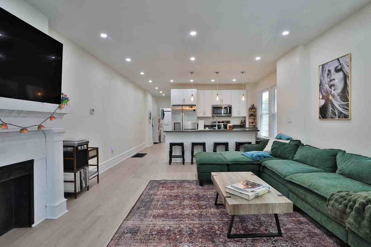 105 E Frambes Ave - Photo 3 of 16
