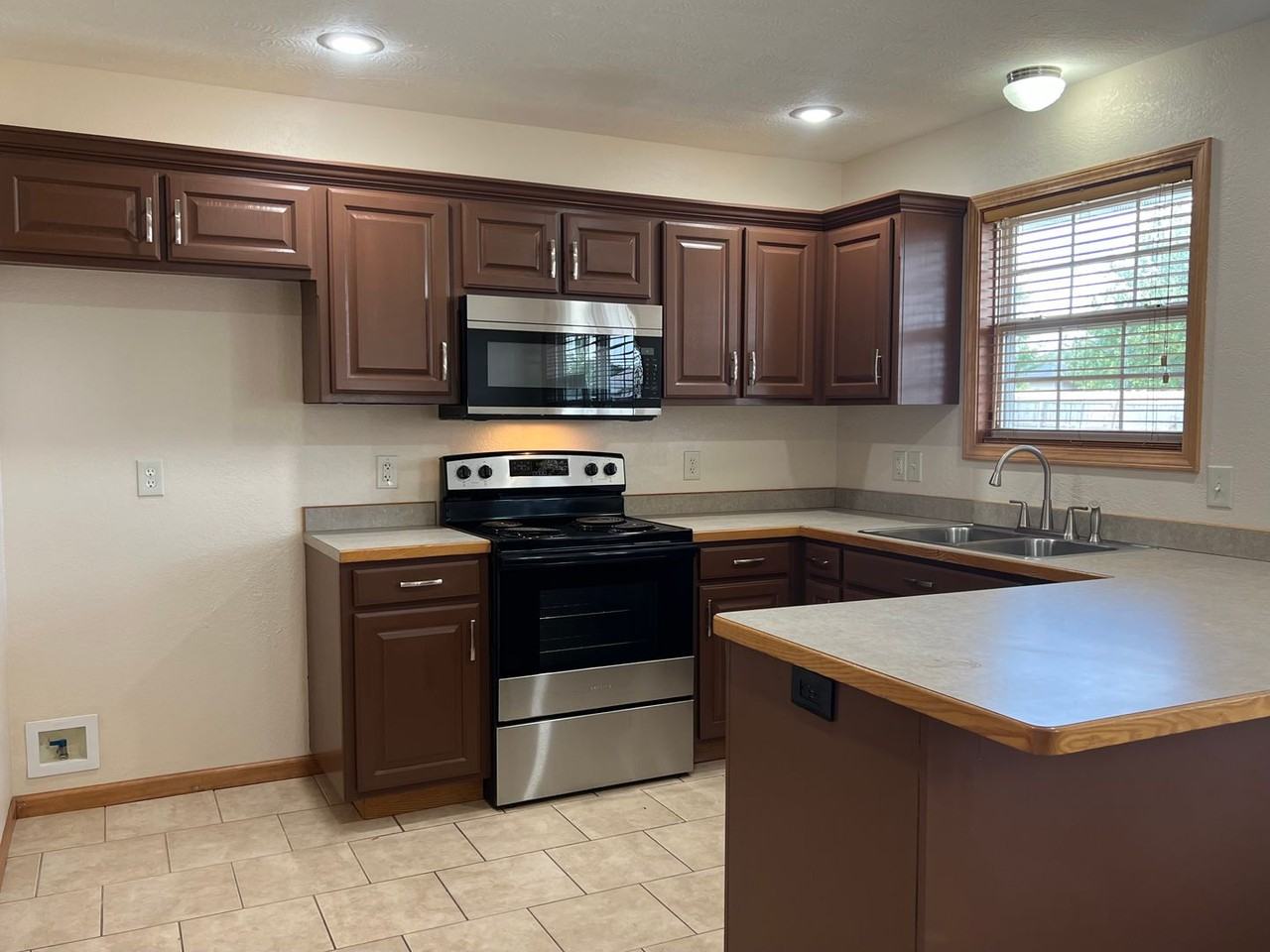 2605 W Garton Rd - Photo 6 of 13
