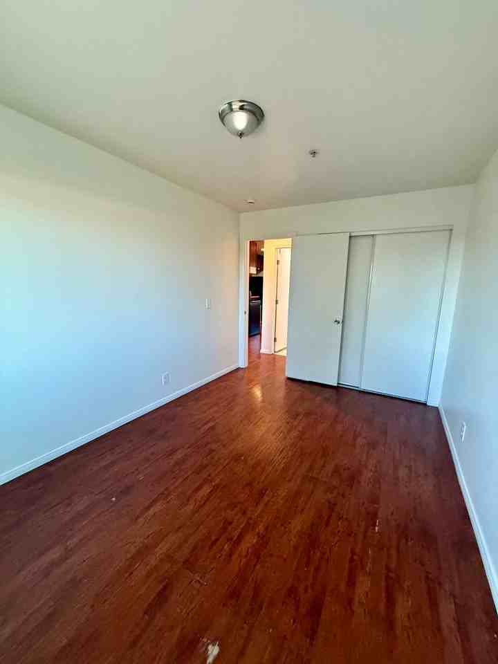 1122 W 93rd St - Photo 6 of 8