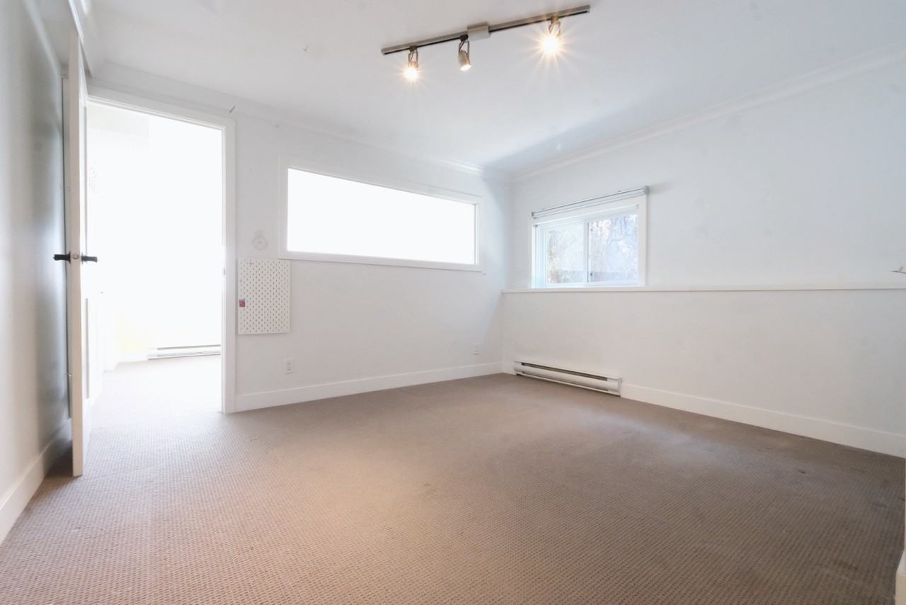 Duchess Ave - Photo 2 of 11