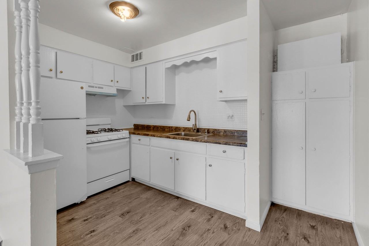 Move-In Ready Apartment – Heat & Gas Included! - Photo 5 of 9