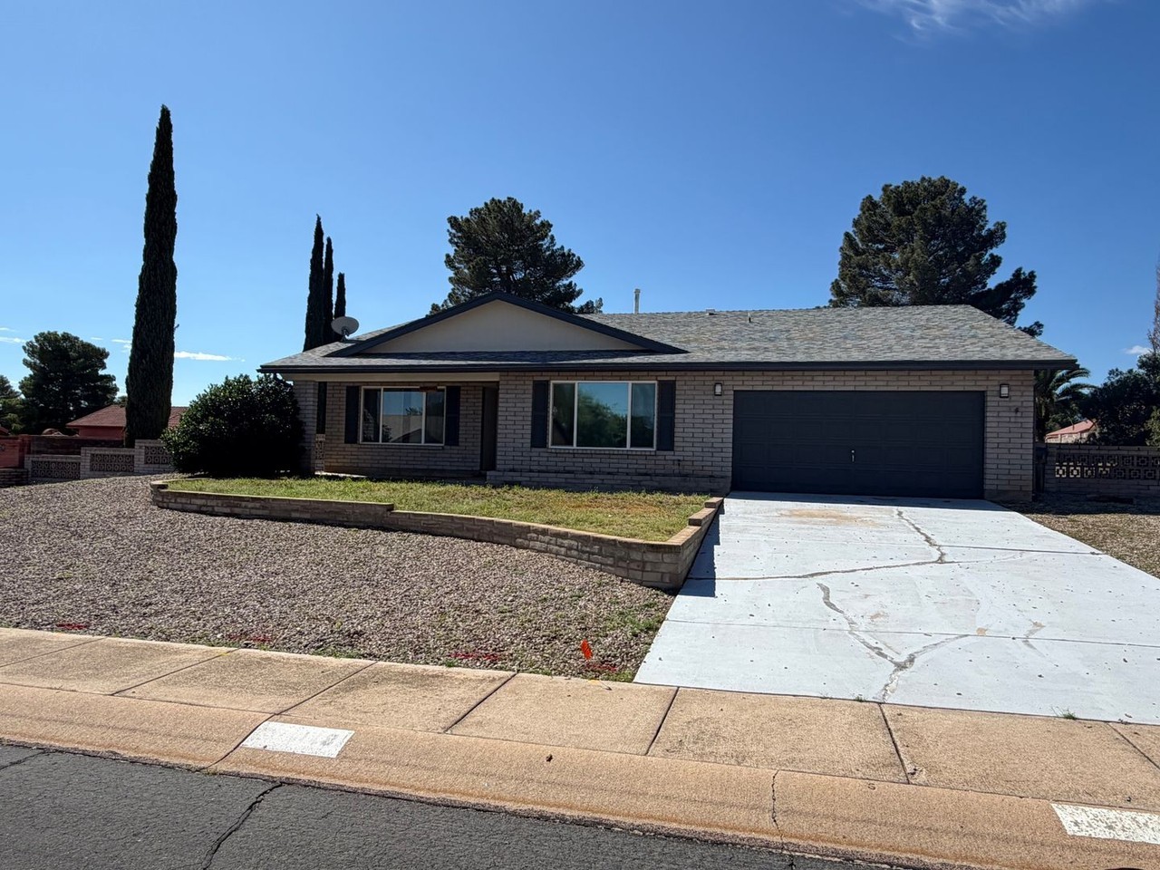 1118 Katherine Dr - Photo 2 of 31