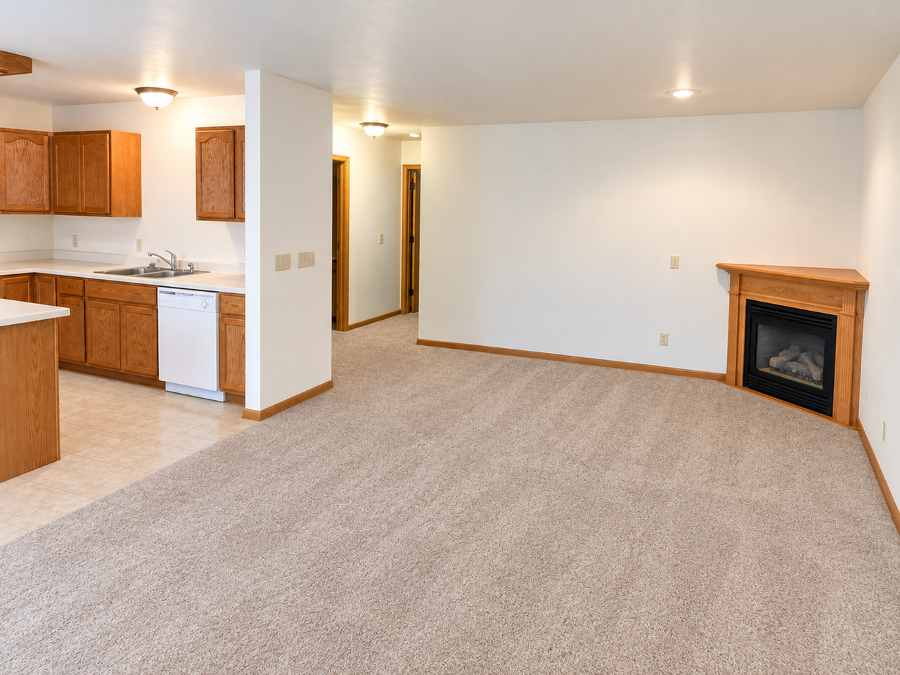 4580 Arrowhead Dr - Photo 3 of 7