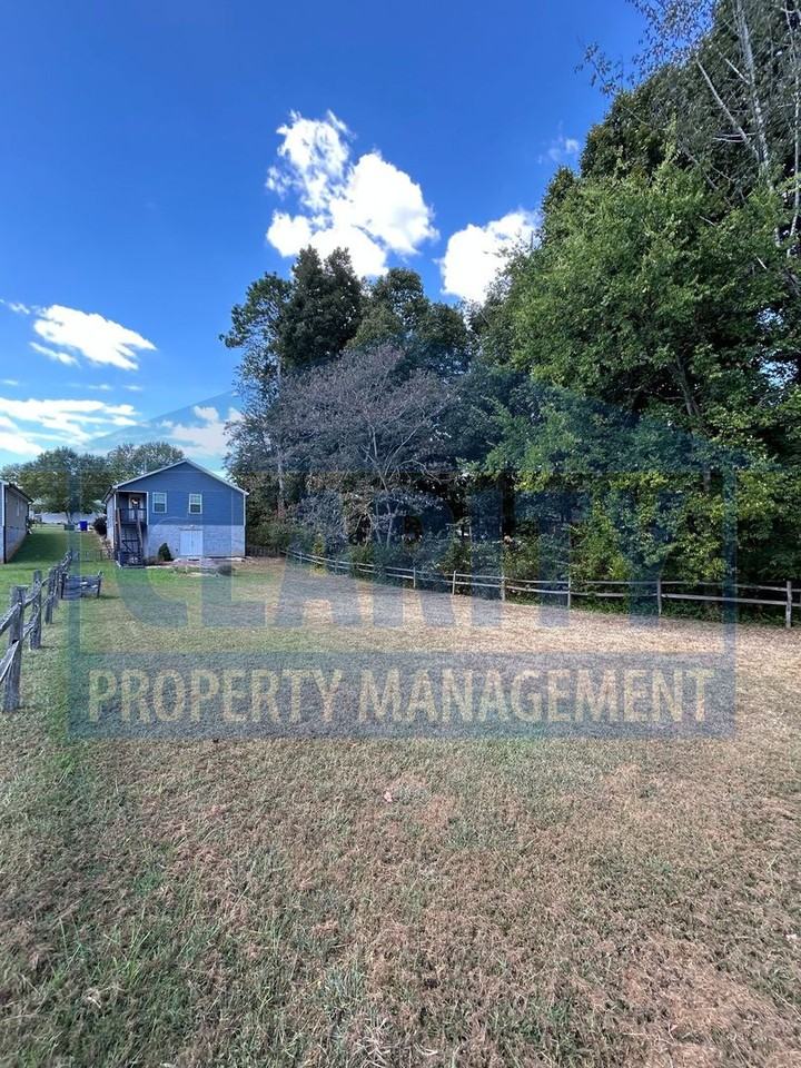 2707 Woodland Dr Se - Photo 6 of 28