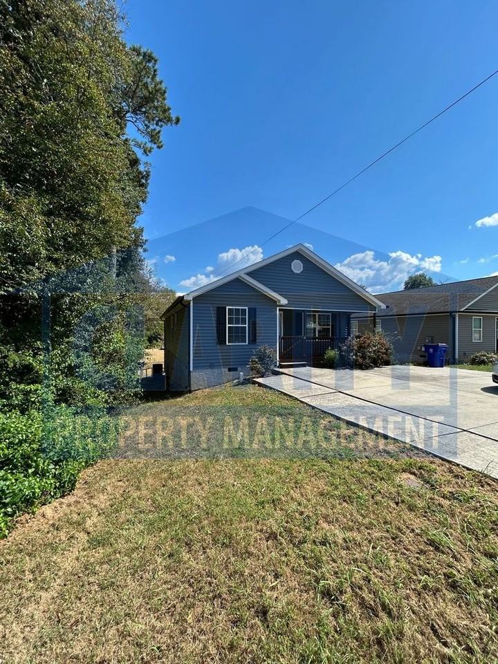 2707 Woodland Dr Se - Photo 3 of 28