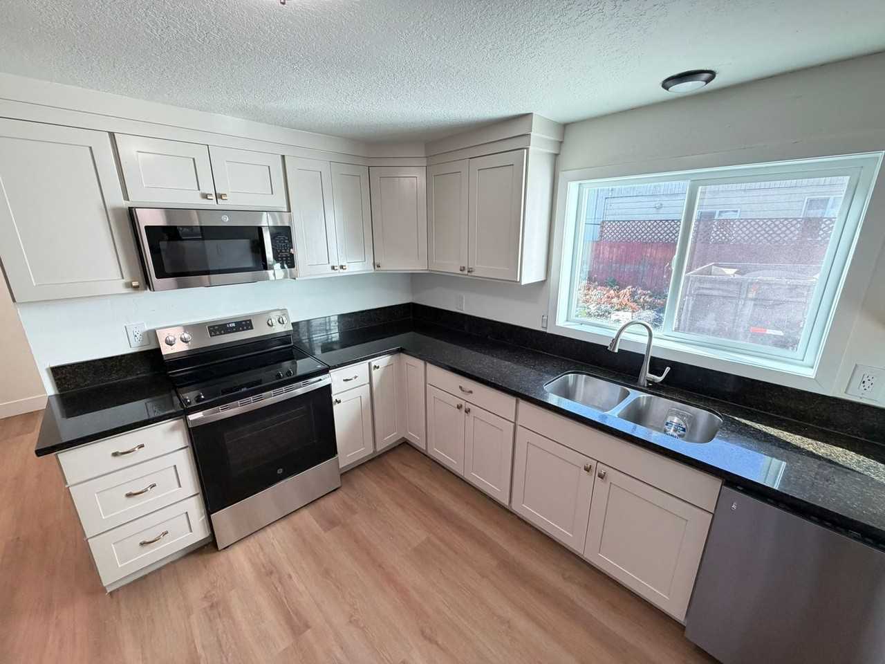 289 S 3rd St - Photo 2 of 33