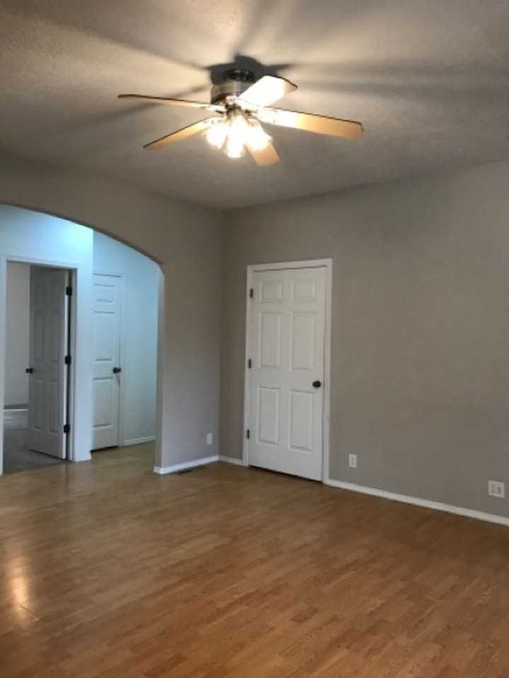 369 Scott Ct - Photo 5 of 15
