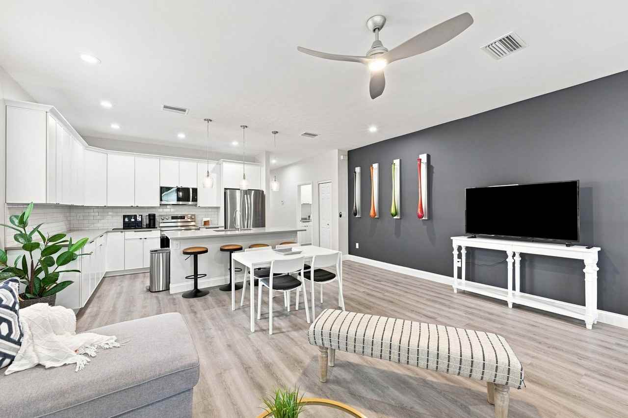 2144 43rd Ter N - Photo 6 of 40