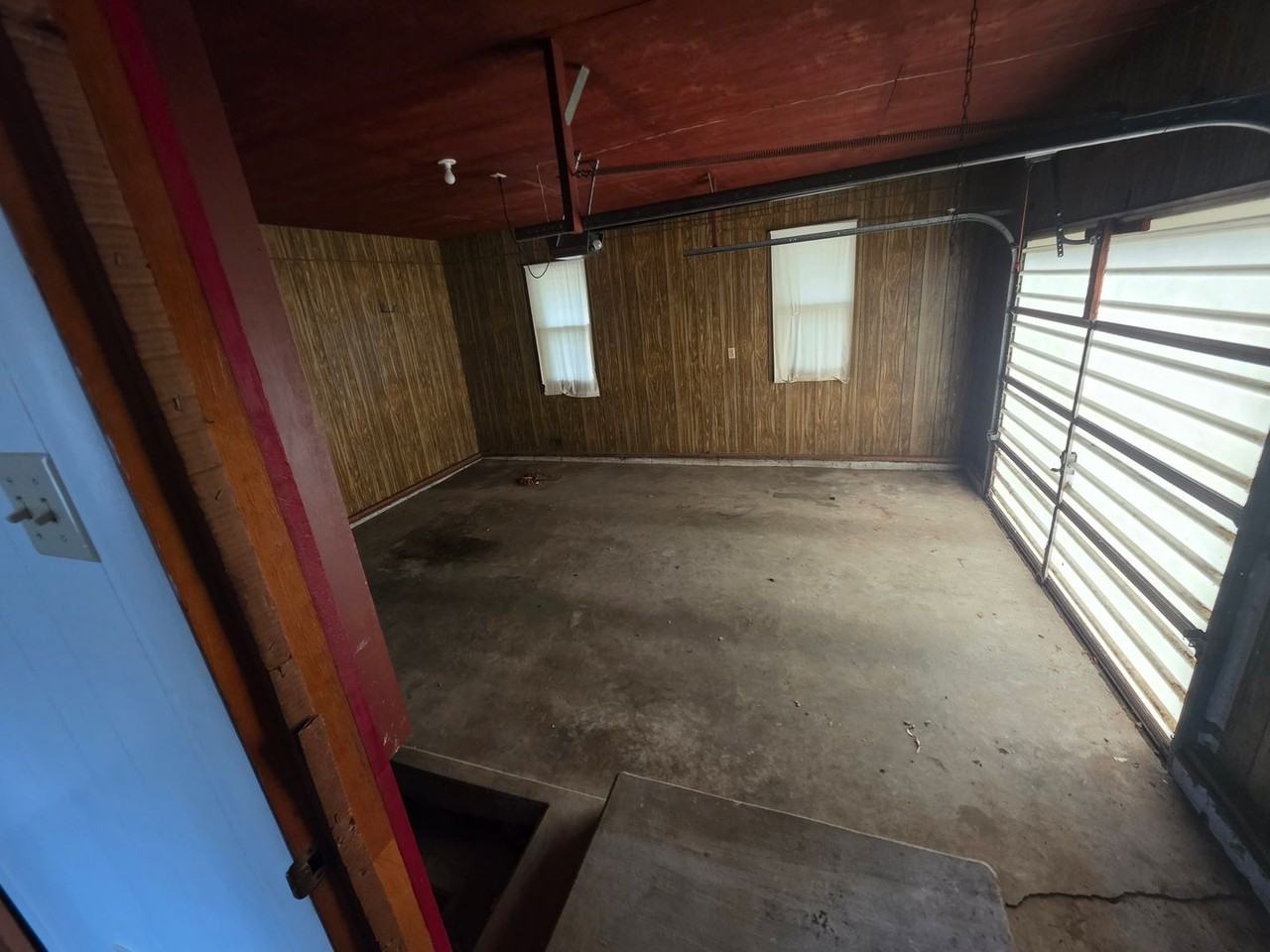 341 Avalon St - Photo 2 of 11