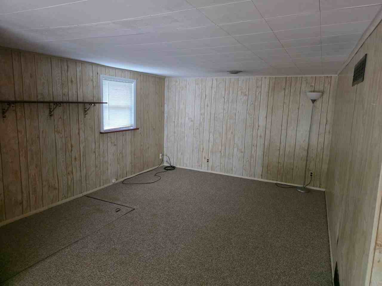 341 Avalon St - Photo 7 of 11
