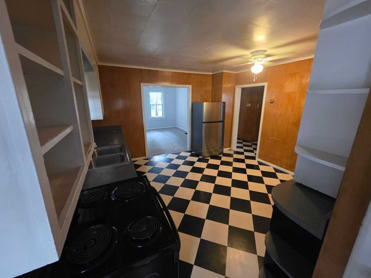 343 Avalon St - Photo 3 of 10